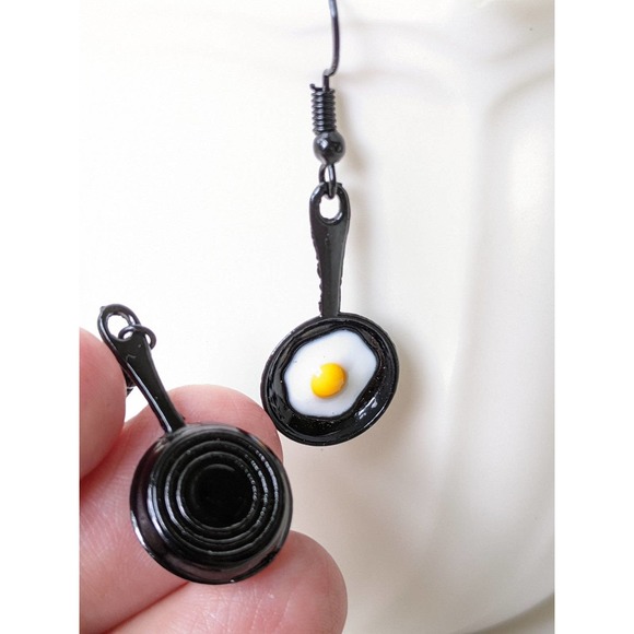 4/$20 sunny side up fried egg eggs on pan earrings cute adorable chef gift fun - Picture 2 of 3